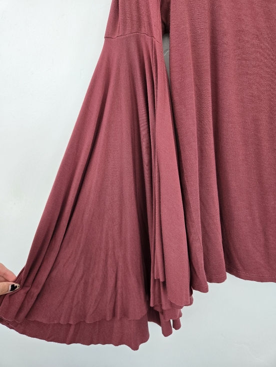 Rock & Roll Cowgirl Bohemian-Western Style Bell Sleeve Top in a deep berry or bu - Picture 3 of 8